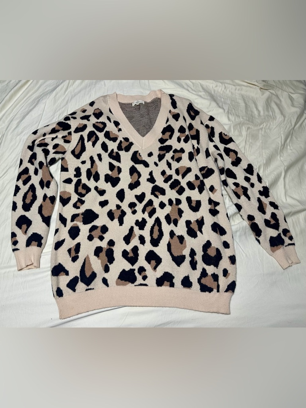 entro Blush Pink Leopard-Print V-Neck Sweater